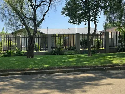 3 Bedroom House For Sale in Germiston - s0k9.webp