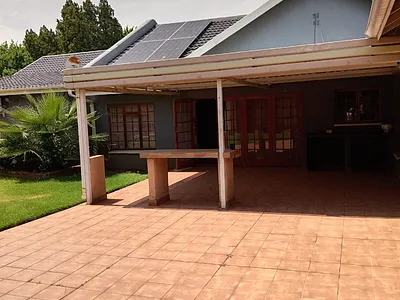 3 Bedroom House For Sale in Vanderbijlpark - 5Il6.webp