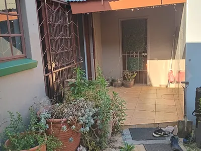 2 Bedroom Apartment To Rent in Pretoria - gg5T.webp