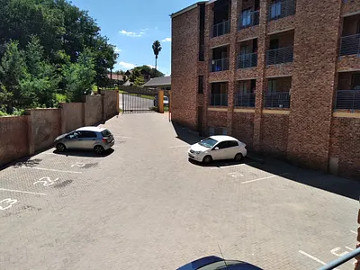 1 Bedroom Apartment To Rent in Roodepoort - img