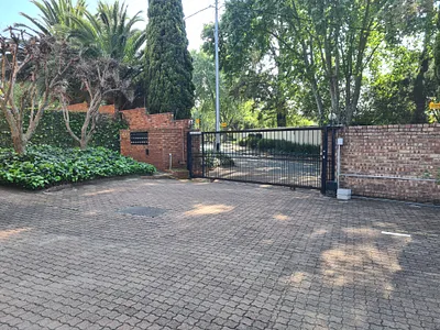 2 Bedroom Townhouse To Rent in Randburg - zFEk.webp
