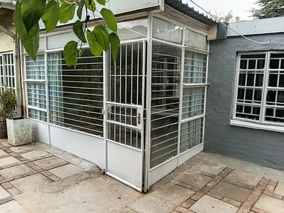 1 Bedroom Apartment To Rent in Roodepoort - img