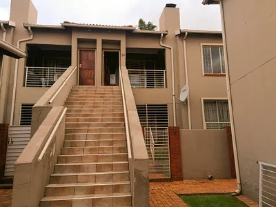 2 Bedroom Apartment To Rent in Roodepoort - img