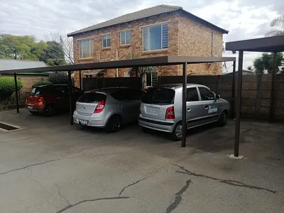 2 Bedroom Townhouse To Rent in Roodepoort - BIOt.webp