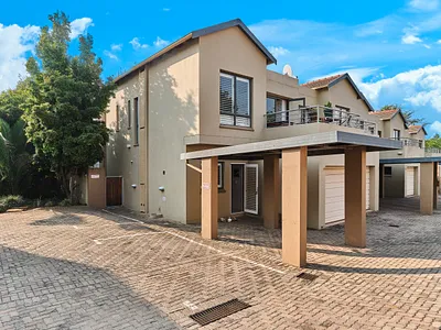 3 Bedroom Townhouse For Sale in Randburg - img