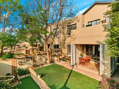 3 Bedroom Townhouse For Sale in Randburg - img