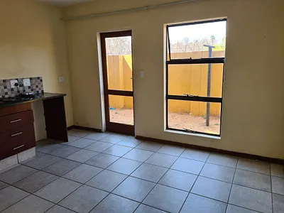 2 Bedroom Apartment To Rent in Roodepoort - img