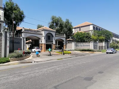 2 Bedroom Apartment For Sale in Sandton - Aez5.webp