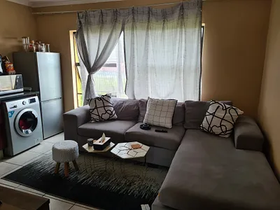 1 Bedroom Apartment To Rent in Roodepoort - Fukv.webp