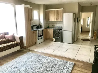 1 Bedroom Apartment To Rent in Johannesburg - img