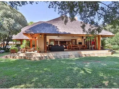 6 Bedroom House For Sale in Hartbeespoort - img