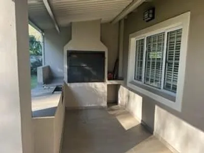 3 Bedroom Townhouse To Rent in Kloof - YxjM.webp