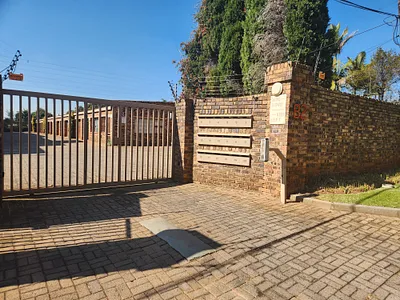 3 Bedroom Apartment To Rent in Randburg - IDJH.webp