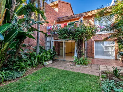 2 Bedroom Townhouse For Sale in Windsor East, Randburg - TBj9.webp