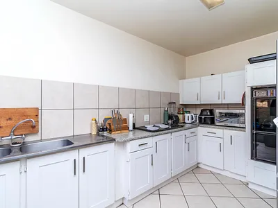 3 Bedroom Townhouse For Sale in Kensington B, Randburg - SSXf.webp