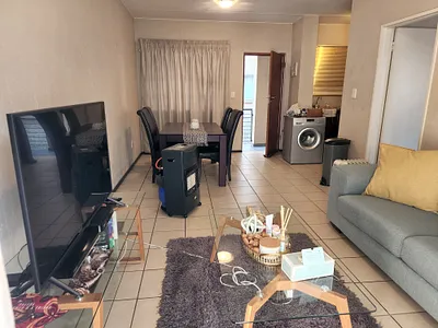 1 Bedroom Apartment For Sale in Ferndale, Randburg - XhYx.webp
