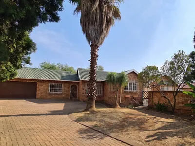 5 Bedroom House For Sale in Sunward Park, Boksburg - pdFL.webp