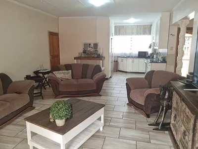 3 Bedroom Townhouse For Sale in Adamayview, Klerksdorp - M4uC.webp