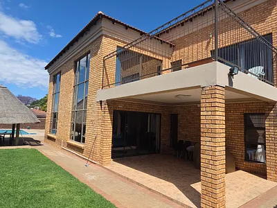 4 Bedroom House For Sale in Kimberley - oHCp.webp