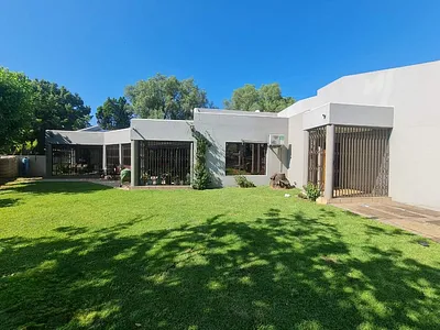4 Bedroom House For Sale in Parys - Olg3.webp