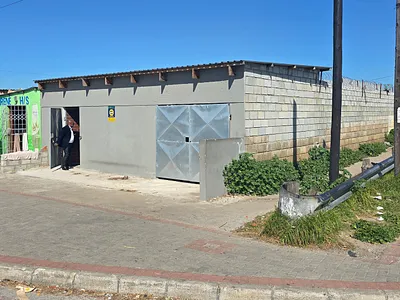 3 Bedroom House For Sale in Port Elizabeth - img