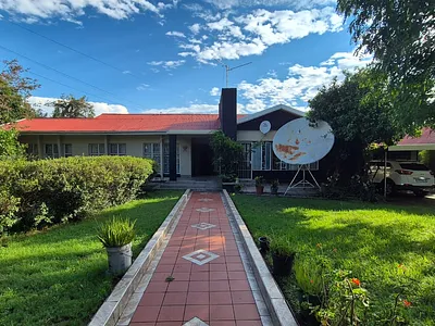 4 Bedroom House For Sale in Queenstown - h3hs.webp