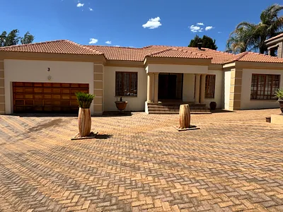 3 Bedroom House For Sale in Klerksdorp - WhS5.webp
