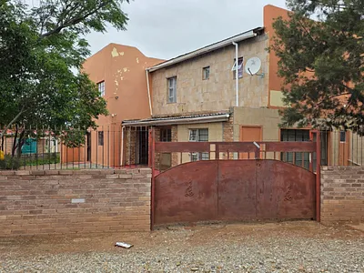 13 Bedroom House For Sale in Queenstown - r4Jr.webp
