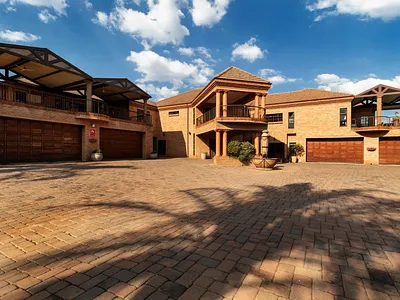 13 Bedroom House For Sale in Pretoria - qHJ3.webp