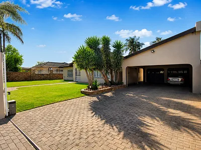 4 Bedroom House For Sale in Kempton Park - img