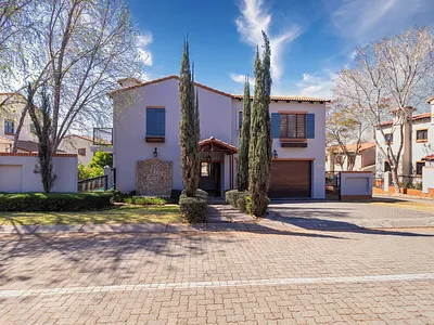 4 Bedroom House For Sale in Pretoria - KYXh.webp