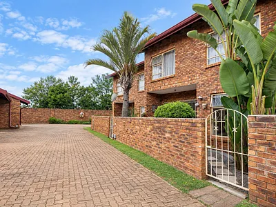 3 Bedroom Townhouse For Sale in Kempton Park - img