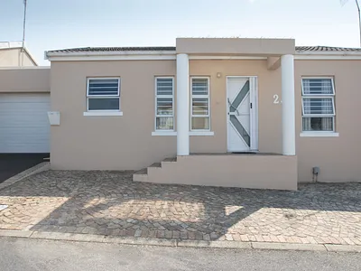 2 Bedroom House For Sale in Brackenfell - 4uSe.webp