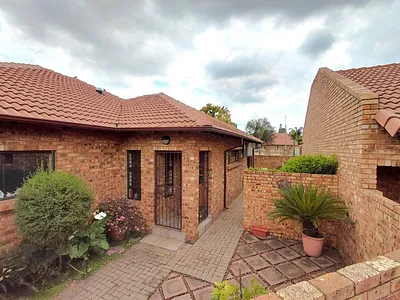 2 Bedroom House For Sale in Boksburg - Qwlz.webp