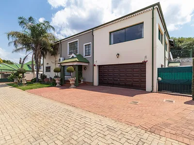 6 Bedroom House For Sale in Hartbeespoort - gC49.webp