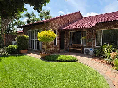 3 Bedroom Townhouse For Sale in Welkom - yXUp.webp