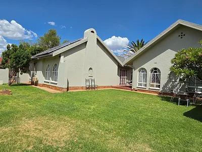 4 Bedroom House For Sale in Kimberley - fuH3.webp