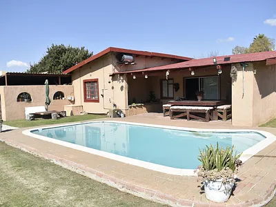 4 Bedroom House For Sale in Welkom - w1g2.webp