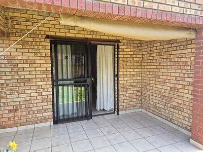 2 Bedroom Apartment For Sale in Klerksdorp - d3Ru.webp