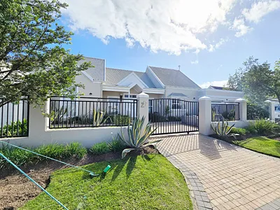 5 Bedroom House For Sale in George - 1rXb.webp