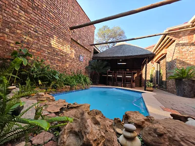 3 Bedroom Townhouse For Sale in Welkom - 6kmb.webp