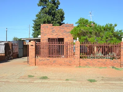 2 Bedroom House For Sale in Kimberley - dyKl.webp