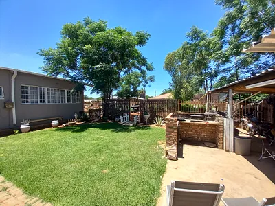 2 Bedroom House For Sale in Hartswater - pz2O.webp