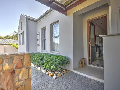 4 Bedroom House For Sale in George - Njmh.webp