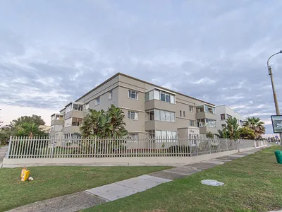 2 Bedroom Apartment For Sale in Port Elizabeth - img