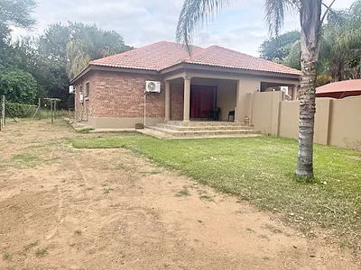 2 Bedroom Townhouse To Rent in Lephalale - XygT.webp