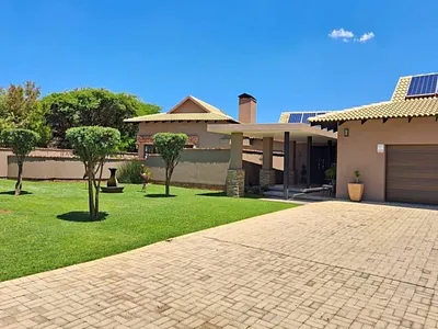 4 Bedroom House For Sale in Klerksdorp - RFjN.webp