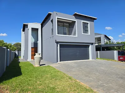 3 Bedroom House For Sale in Hartbeespoort - y7Mf.webp
