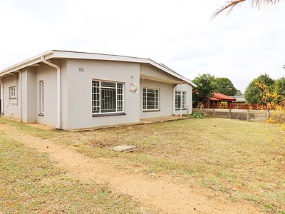 3 Bedroom House For Sale in Piet Retief - OYig.webp