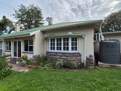 4 Bedroom House For Sale in Queenstown - o6JE.webp